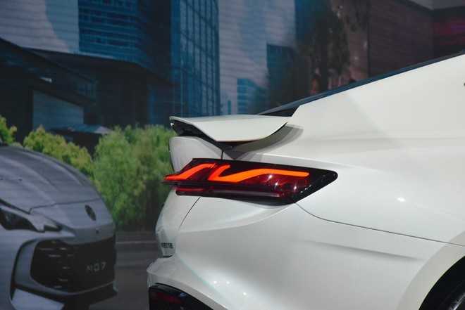 MG7 mới ra mắt đã giảm giá ở đại lý: Còn từ 688 triệu đồng, chung phân khúc Mazda6 nhưng rẻ ngang Mazda3- Ảnh 6. MG7 mới ra mắt đã giảm giá ở đại lý: Còn từ 688 triệu đồng, chung phân khúc Mazda6 nhưng rẻ ngang Mazda3- Ảnh 6.