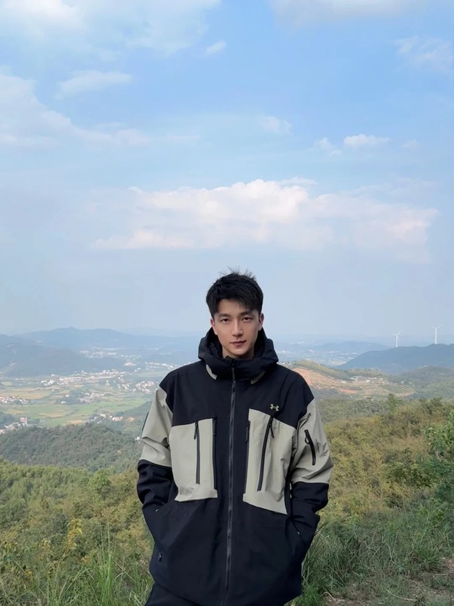 Ng&ocirc;i nh&agrave; kh&ocirc;ng c&oacute; 1 ai xấu ở Trung Quốc: Sốc visual khi xem lần lượt nhan sắc từng người- Ảnh 5.