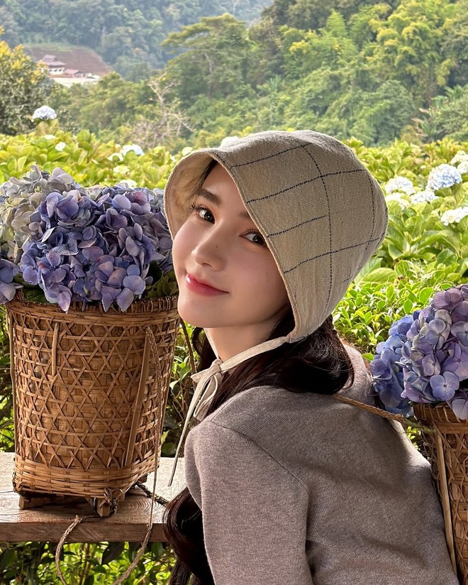 Mỹ nhân chuyển giới quấn băng keo quanh người khiến MXH dậy sóng, đỉnh không kém bản gốc- Ảnh 11. Mỹ nhân chuyển giới quấn băng keo quanh người khiến MXH dậy sóng, đỉnh không kém bản gốc- Ảnh 11.