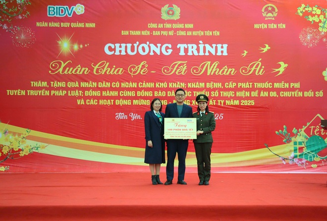 Thanh niên Công an tỉnh Quảng Ninh: Tổ chức “Xuân chia sẻ - Tết nhân ái” và các hoạt động Mừng Đảng, Mừng Xuân Ất Tỵ 2025 tại huyện Tiên Yên- Ảnh 3.