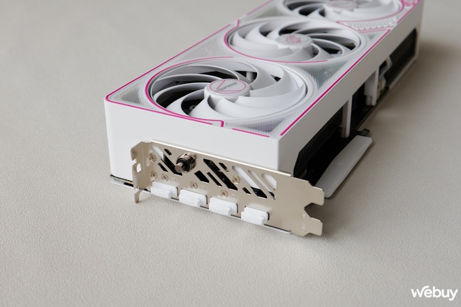 Mở hộp Colorful iGame GeForce RTX 5080 Ultra W OC: đậm phong cách Hip-Hop- Ảnh 10.