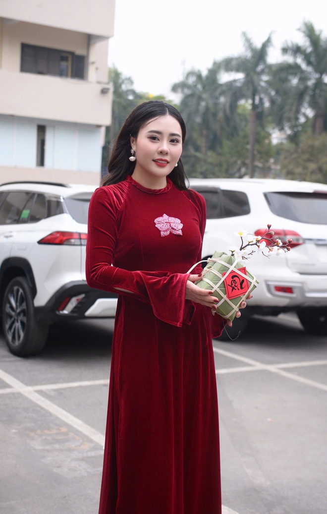 Hoa hậu Phan Kim Oanh nhận cát-xê bằng bánh chưng- Ảnh 7.