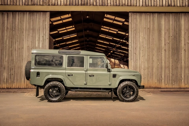 Ai cũng chê cười người đàn ông này mua liền 200 chiếc Defender chục năm trước, giờ khách sẵn sàng chi gấp 6 lần giá nguyên bản để sở hữu- Ảnh 5. Ai cũng chê cười người đàn ông này mua liền 200 chiếc Defender chục năm trước, giờ khách sẵn sàng chi gấp 6 lần giá nguyên bản để sở hữu- Ảnh 5.
