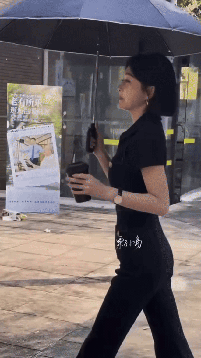 Nữ diễn viên 46 tuổi lộ eo khó tin, không hổ danh Nữ diễn viên 46 tuổi lộ eo khó tin, không hổ danh