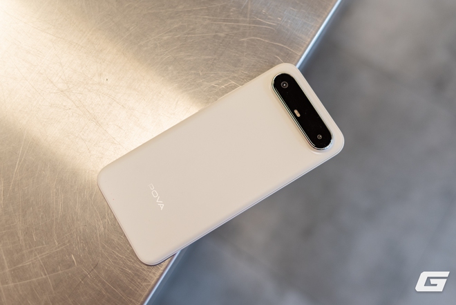 Cận cảnh Tecno Pova Slim 5G: Mảnh mai, cá tính, giá chỉ 6 triệu đồng- Ảnh 14. Cận cảnh Tecno Pova Slim 5G: Mảnh mai, cá tính, giá chỉ 6 triệu đồng- Ảnh 14.
