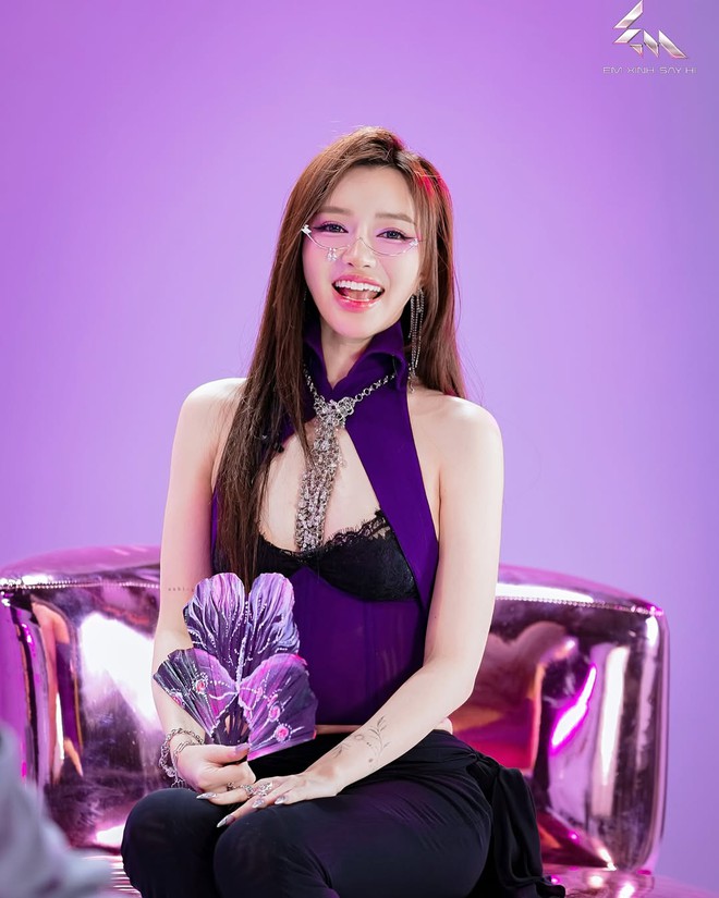 Bích Phương mặt rất lạ nhưng lại được khen- Ảnh 11. Bích Phương mặt rất lạ nhưng lại được khen- Ảnh 11.