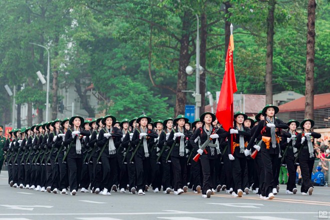 Nữ sinh viên ĐHQG-Hồ Chí Minh được khen thưởng các cấp vì thành tích nổi bật trong hoạt động tham gia diễu binh, diễu hành tại Lễ kỷ niệm 80 năm Cách mạng Tháng Tám và Quốc khánh nước Cộng hòa xã hội chủ nghĩa Việt Nam- Ảnh 5. Nữ sinh viên ĐHQG-Hồ Chí Minh được khen thưởng các cấp vì thành tích nổi bật trong hoạt động tham gia diễu binh, diễu hành tại Lễ kỷ niệm 80 năm Cách mạng Tháng Tám và Quốc khánh nước Cộng hòa xã hội chủ nghĩa Việt Nam- Ảnh 5.