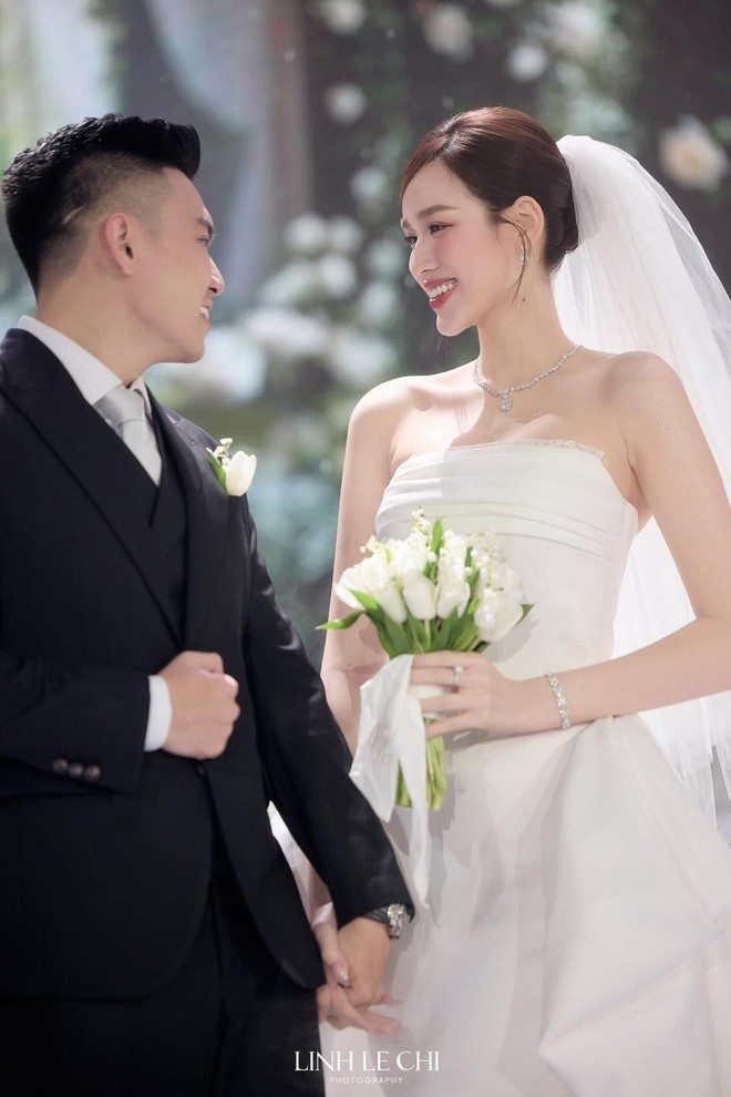 Bí ẩn sau bó hoa cưới của Hoa hậu Đỗ Thị Hà- Ảnh 5. Bí ẩn sau bó hoa cưới của Hoa hậu Đỗ Thị Hà- Ảnh 5.