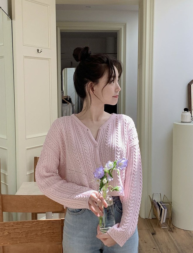 5 kiểu áo xinh xỉu trong ngày se lạnh- Ảnh 3. 5 kiểu áo xinh xỉu trong ngày se lạnh- Ảnh 3.