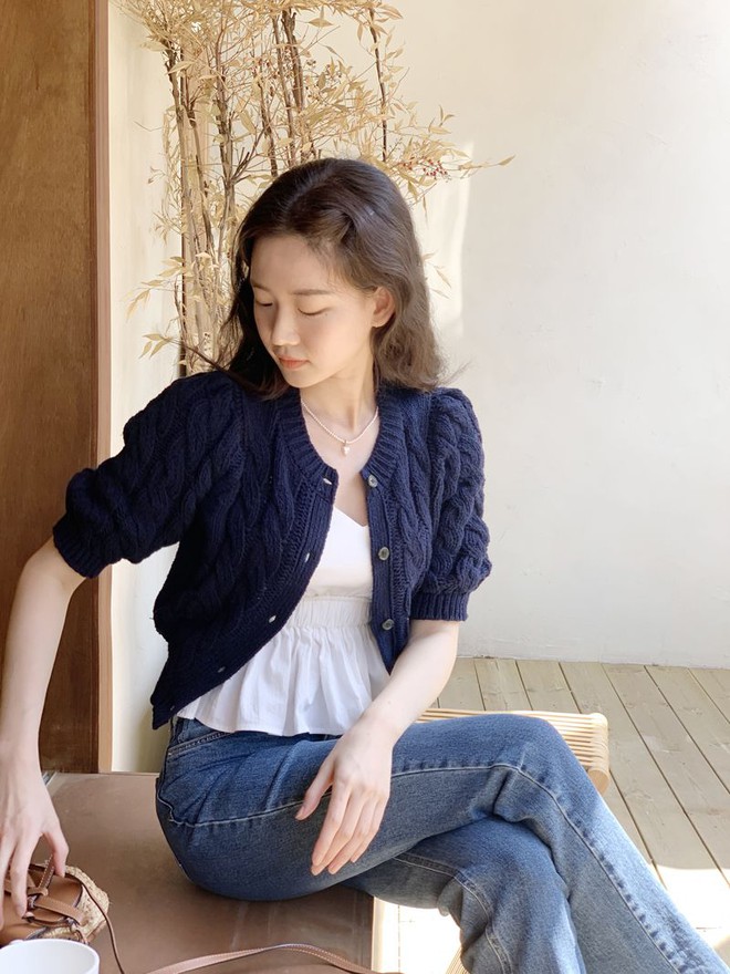 5 kiểu áo xinh xỉu trong ngày se lạnh- Ảnh 2. 5 kiểu áo xinh xỉu trong ngày se lạnh- Ảnh 2.