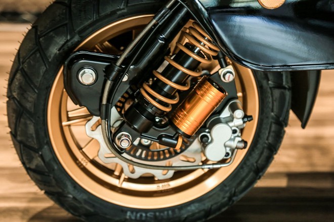 Mẫu xe tay ga Royal Alloy JPS 350: Cổ điển đến từng tấm thép, hiện đại đến từng chi tiết!- Ảnh 8.