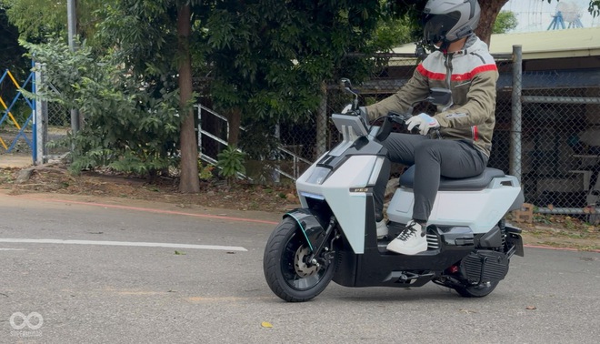 Đây là chiếc xe điện không bao giờ phải lo hết pin: SYM PE3- Ảnh 8.