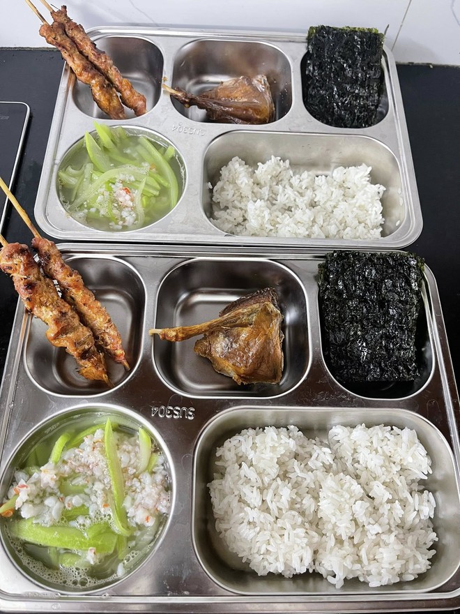 Chỉ mất 20 phút để 1 mẹ ở Hà Nội chuẩn bị khay cơm suất chất lượng cao cho con, 2 bạn nhỏ thích mê, ngày nào cũng háo hức đợi- Ảnh 7. Chỉ mất 20 phút để 1 mẹ ở Hà Nội chuẩn bị khay cơm suất chất lượng cao cho con, 2 bạn nhỏ thích mê, ngày nào cũng háo hức đợi- Ảnh 7.
