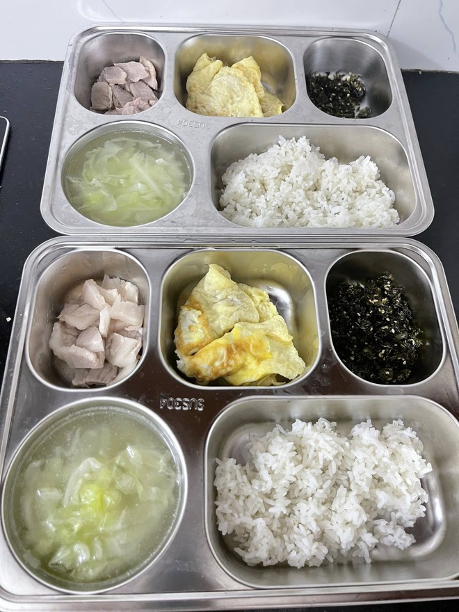 Chỉ mất 20 phút để 1 mẹ ở Hà Nội chuẩn bị khay cơm suất chất lượng cao cho con, 2 bạn nhỏ thích mê, ngày nào cũng háo hức đợi- Ảnh 12. Chỉ mất 20 phút để 1 mẹ ở Hà Nội chuẩn bị khay cơm suất chất lượng cao cho con, 2 bạn nhỏ thích mê, ngày nào cũng háo hức đợi- Ảnh 12.