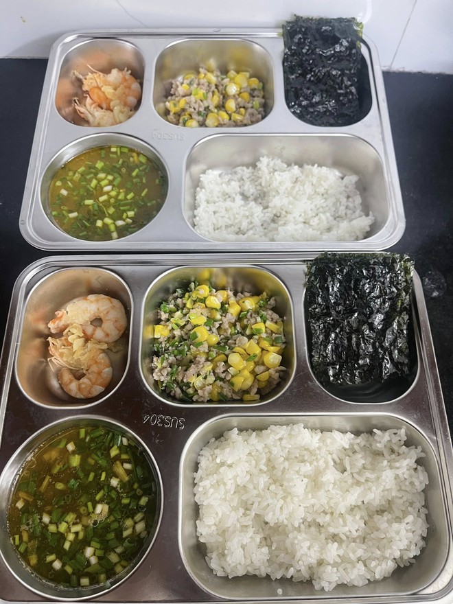 Chỉ mất 20 phút để 1 mẹ ở Hà Nội chuẩn bị khay cơm suất chất lượng cao cho con, 2 bạn nhỏ thích mê, ngày nào cũng háo hức đợi- Ảnh 18. Chỉ mất 20 phút để 1 mẹ ở Hà Nội chuẩn bị khay cơm suất chất lượng cao cho con, 2 bạn nhỏ thích mê, ngày nào cũng háo hức đợi- Ảnh 18.