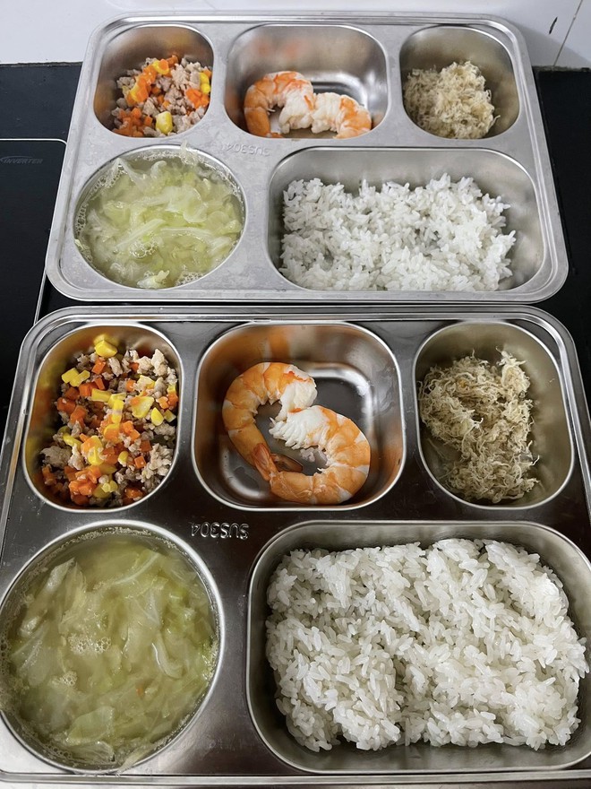 Chỉ mất 20 phút để 1 mẹ ở Hà Nội chuẩn bị khay cơm suất chất lượng cao cho con, 2 bạn nhỏ thích mê, ngày nào cũng háo hức đợi- Ảnh 4. Chỉ mất 20 phút để 1 mẹ ở Hà Nội chuẩn bị khay cơm suất chất lượng cao cho con, 2 bạn nhỏ thích mê, ngày nào cũng háo hức đợi- Ảnh 4.