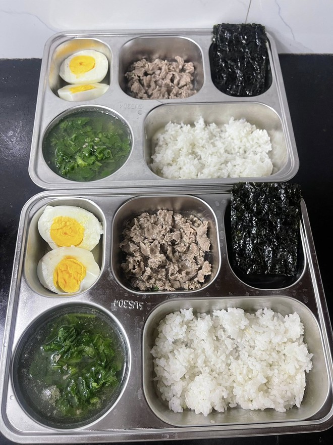 Chỉ mất 20 phút để 1 mẹ ở Hà Nội chuẩn bị khay cơm suất chất lượng cao cho con, 2 bạn nhỏ thích mê, ngày nào cũng háo hức đợi- Ảnh 17. Chỉ mất 20 phút để 1 mẹ ở Hà Nội chuẩn bị khay cơm suất chất lượng cao cho con, 2 bạn nhỏ thích mê, ngày nào cũng háo hức đợi- Ảnh 17.