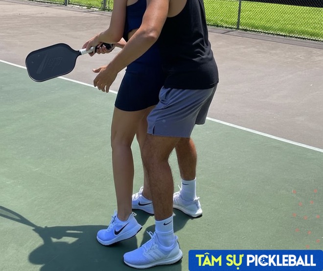 Pickleball: Thuốc bổ cho sức khỏe nhưng là "thuốc thử độc" cho hôn nhân?- Ảnh 2. Pickleball: Thuốc bổ cho sức khỏe nhưng là "thuốc thử độc" cho hôn nhân?- Ảnh 2.
