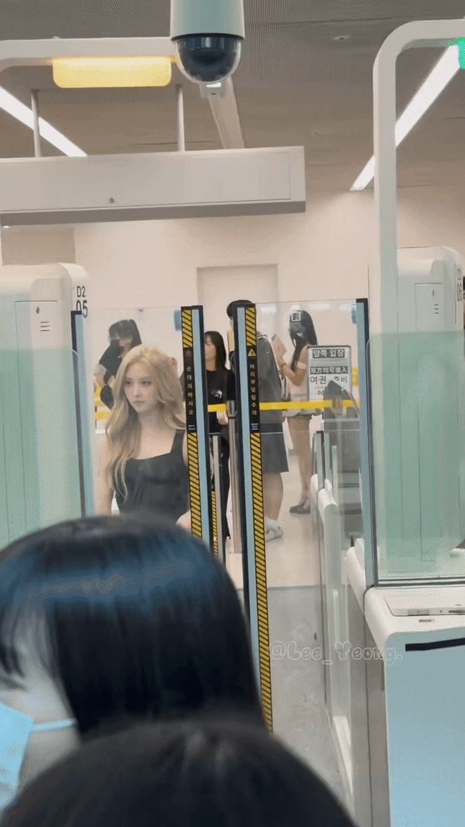ezgif-5a5249bca6c524-1761299195277578480256.gif