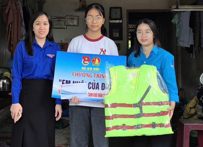 Tuổi trẻ Đà Nẵng ra quân làm nhiệm vụ ứng phó bão số 12- Ảnh 9. Tuổi trẻ Đà Nẵng ra quân làm nhiệm vụ ứng phó bão số 12- Ảnh 9.
