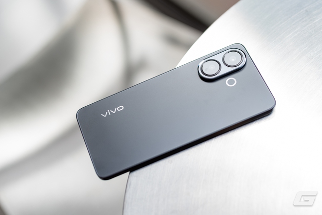 Cận cảnh vivo V60 Lite 5G: Mỏng nhẹ, mượt mà, pin trâu sạc nhanh, giá từ 10,49 triệu- Ảnh 6. Cận cảnh vivo V60 Lite 5G: Mỏng nhẹ, mượt mà, pin trâu sạc nhanh, giá từ 10,49 triệu- Ảnh 6.