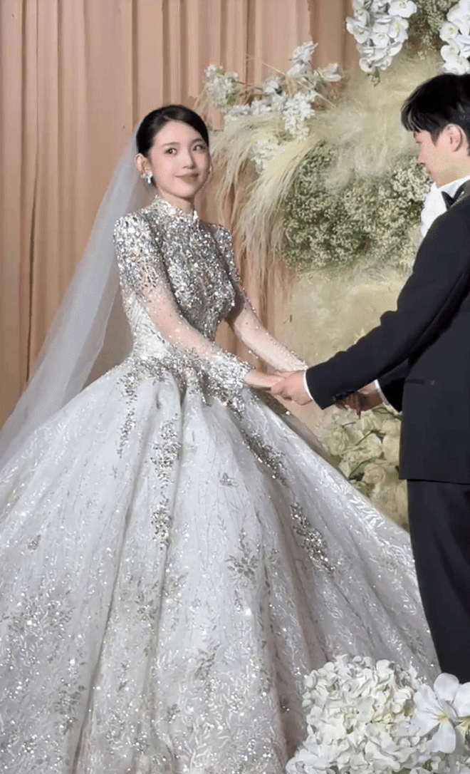 Em g&aacute;i Chương Nhược Nam g&acirc;y b&atilde;o mạng, c&oacute; 1 điểm giống hệt chị g&aacute;i- Ảnh 6.