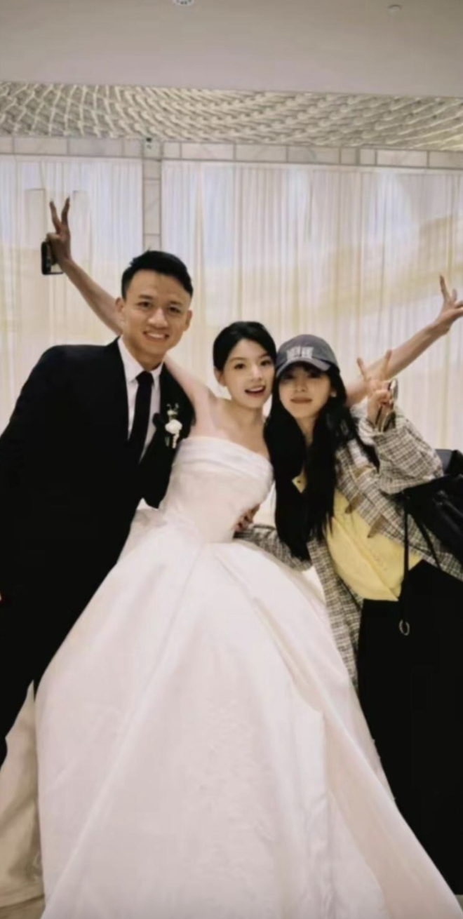 Em g&aacute;i Chương Nhược Nam g&acirc;y b&atilde;o mạng, c&oacute; 1 điểm giống hệt chị g&aacute;i- Ảnh 9.