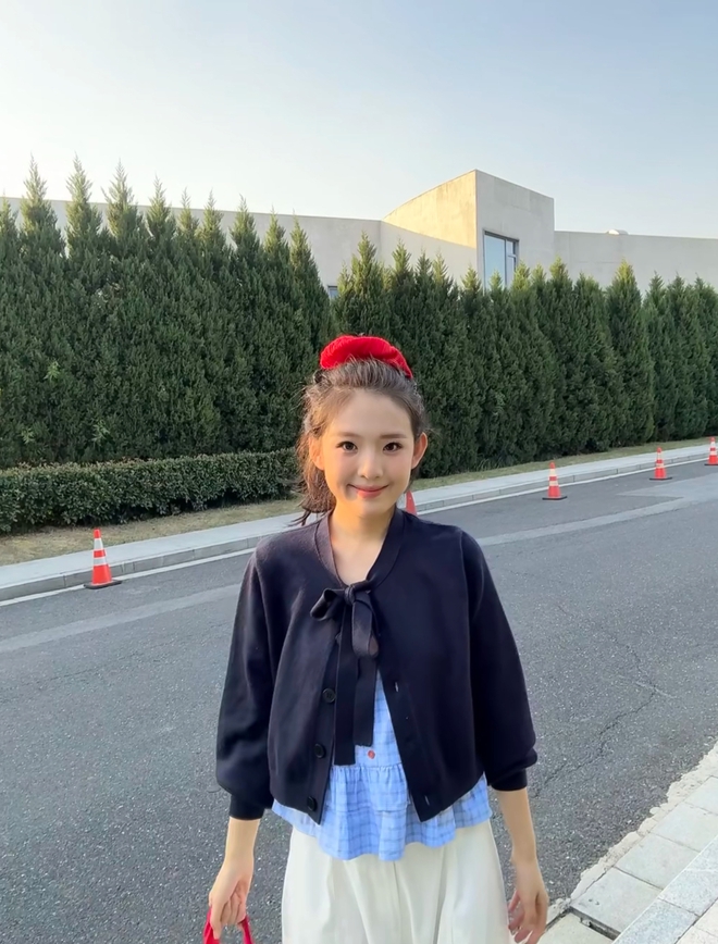 Em g&aacute;i Chương Nhược Nam g&acirc;y b&atilde;o mạng, c&oacute; 1 điểm giống hệt chị g&aacute;i- Ảnh 17.