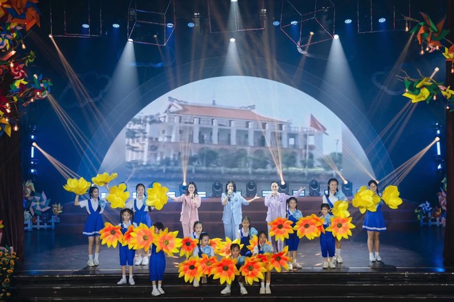 Họp mặt văn nghệ sĩ gắn bó và trưởng thành từ phong trào nhà thiếu k+ truc tiep bong da Thành phố (1975 – 2025): Lớn lên cùng thành phố, viết tiếp những ước mơ- Ảnh 8.