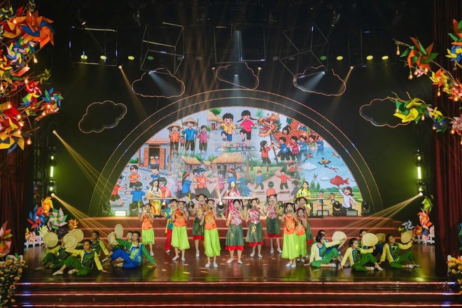 Họp mặt văn nghệ sĩ gắn bó và trưởng thành từ phong trào nhà thiếu k+ truc tiep bong da Thành phố (1975 – 2025): Lớn lên cùng thành phố, viết tiếp những ước mơ- Ảnh 11.