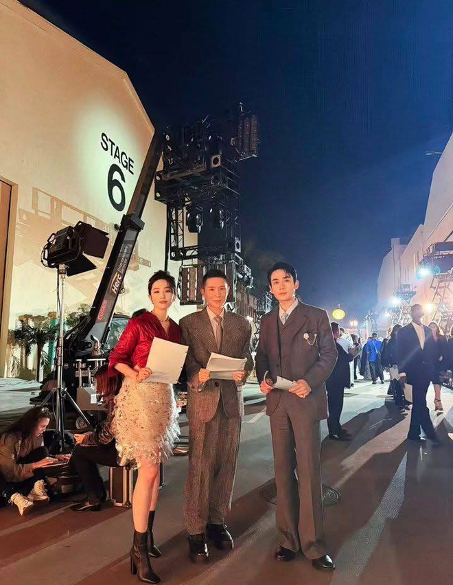 Lưu Diệc Phi quê mùa dù mặc full hàng hiệu- Ảnh 2. Lưu Diệc Phi quê mùa dù mặc full hàng hiệu- Ảnh 2.