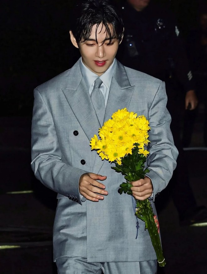 Dakota Johnson khiến trai đẹp toàn cầu khúm núm, chiếm trọn spotlight tại Vogue World- Ảnh 9. Dakota Johnson khiến trai đẹp toàn cầu khúm núm, chiếm trọn spotlight tại Vogue World- Ảnh 9.