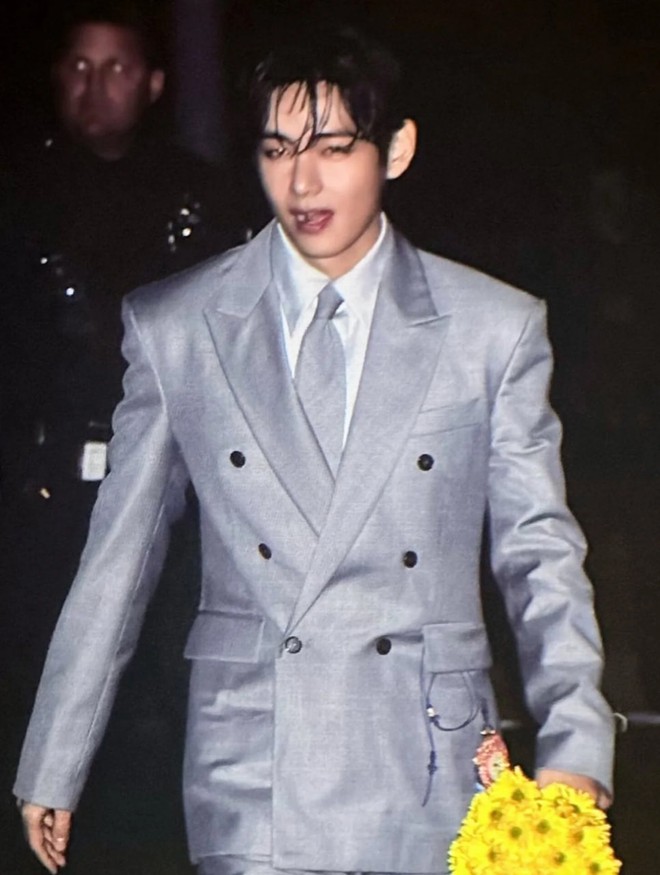 Dakota Johnson khiến trai đẹp toàn cầu khúm núm, chiếm trọn spotlight tại Vogue World- Ảnh 8. Dakota Johnson khiến trai đẹp toàn cầu khúm núm, chiếm trọn spotlight tại Vogue World- Ảnh 8.