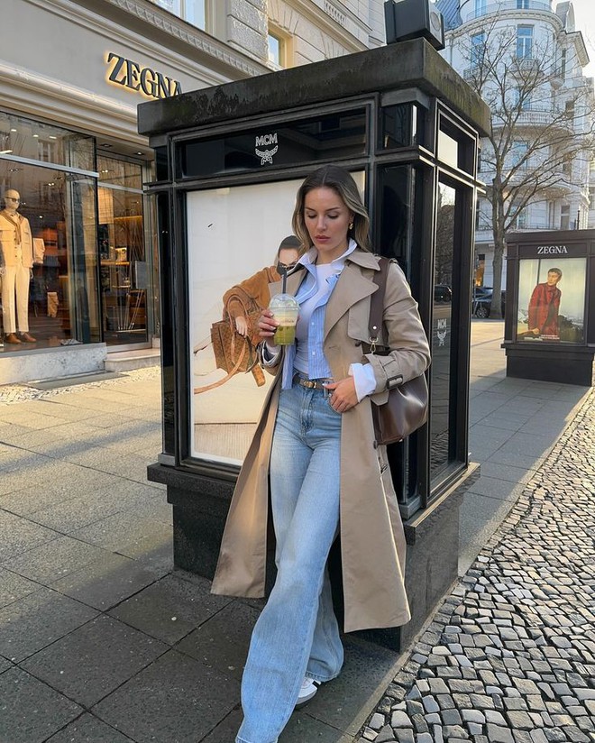 3 kiểu áo khoác dễ mặc đẹp lại tôn khí chất, nàng trên 35 nhất định phải có- Ảnh 3. 3 kiểu áo khoác dễ mặc đẹp lại tôn khí chất, nàng trên 35 nhất định phải có- Ảnh 3.