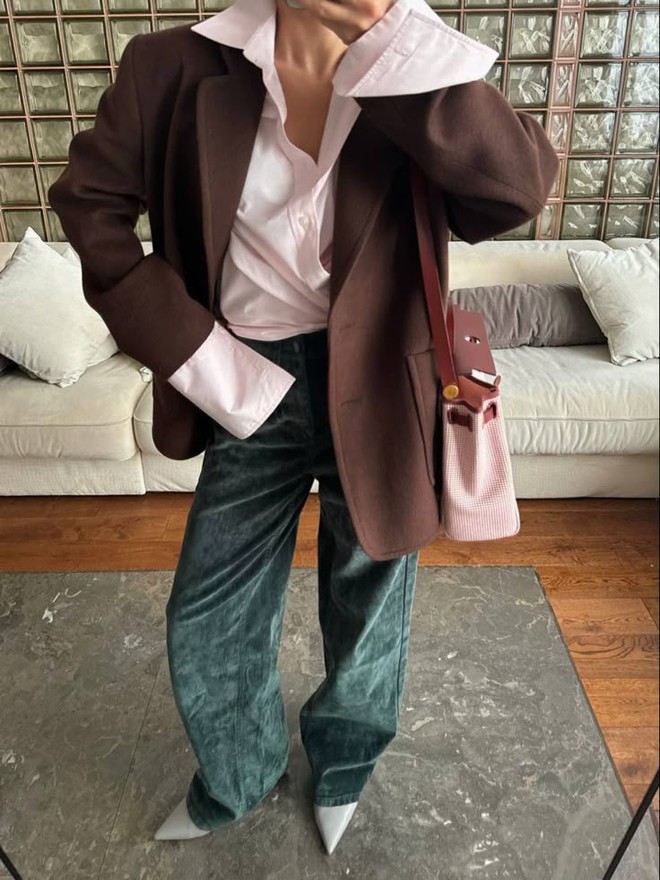 4 lưu ý giúp bạn phối đồ mùa lạnh với sơ mi sáng màu thật chất- Ảnh 7.