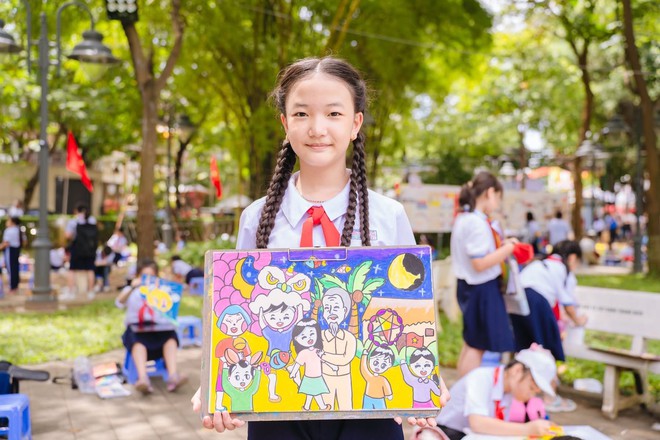 Sắc màu “ánh trăng hòa bình” rực rỡ trong chung kết liên hoan vẽ tranh thiếu nhi- Ảnh 5. Sắc màu “ánh trăng hòa bình” rực rỡ trong chung kết liên hoan vẽ tranh thiếu nhi- Ảnh 5.