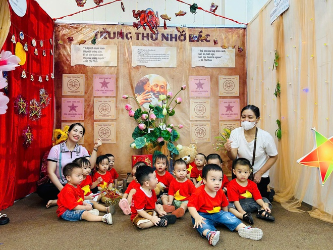 Mẹ bỉm chia sẻ Tết Trung thu ở trường mầm non của con: Năm nay bố mẹ bận bịu, may sao có các cô luôn đồng hành cùng con- Ảnh 4.