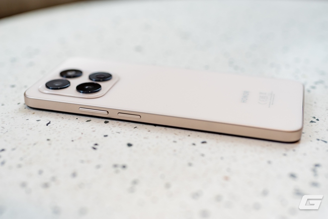 Cận cảnh HONOR X7d: Máy đẹp nhưng vẫn bền bỉ, pin trâu 6500mAh, màn 120Hz mượt mà, giá ngon- Ảnh 4. Cận cảnh HONOR X7d: Máy đẹp nhưng vẫn bền bỉ, pin trâu 6500mAh, màn 120Hz mượt mà, giá ngon- Ảnh 4.