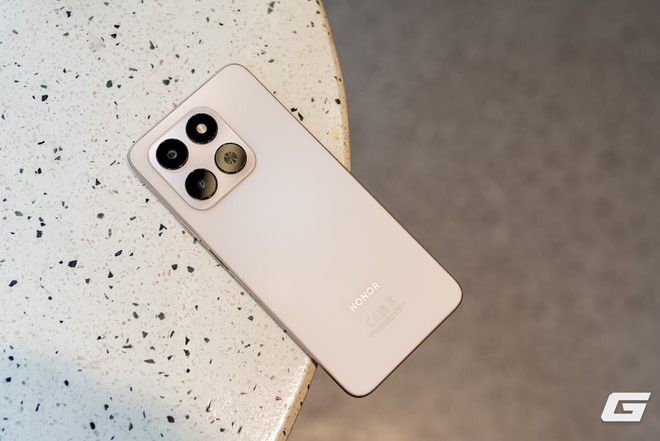 Cận cảnh HONOR X7d: Máy đẹp nhưng vẫn bền bỉ, pin trâu 6500mAh, màn 120Hz mượt mà, giá ngon- Ảnh 5. Cận cảnh HONOR X7d: Máy đẹp nhưng vẫn bền bỉ, pin trâu 6500mAh, màn 120Hz mượt mà, giá ngon- Ảnh 5.