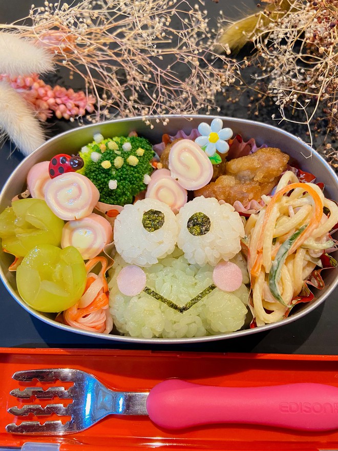 Lạc vào xứ sở hoạt hình qua những hộp cơm bento mẹ Việt ở Nhật làm cho con gái- Ảnh 9.
