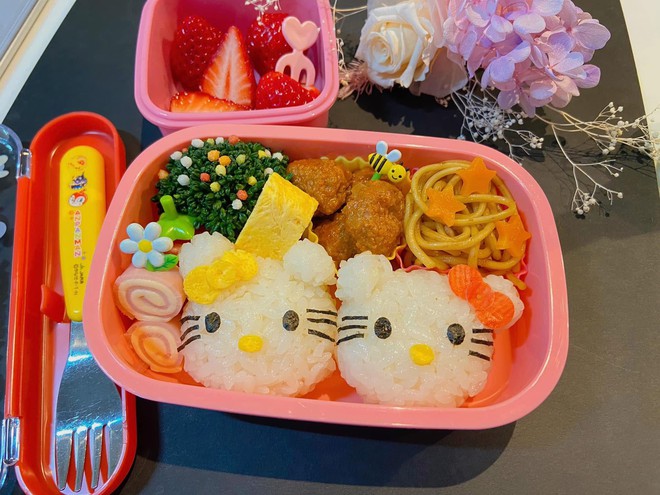 Lạc vào xứ sở hoạt hình qua những hộp cơm bento mẹ Việt ở Nhật làm cho con gái- Ảnh 7.