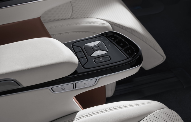 BYD M9: MPV thông minh 7 chỗ với thiết kế lấy cảm hứng từ rồng, hỗ trợ giọng nói tiếng Việt và hệ treo điện tử DiSus-C- Ảnh 9. BYD M9: MPV thông minh 7 chỗ với thiết kế lấy cảm hứng từ rồng, hỗ trợ giọng nói tiếng Việt và hệ treo điện tử DiSus-C- Ảnh 9.