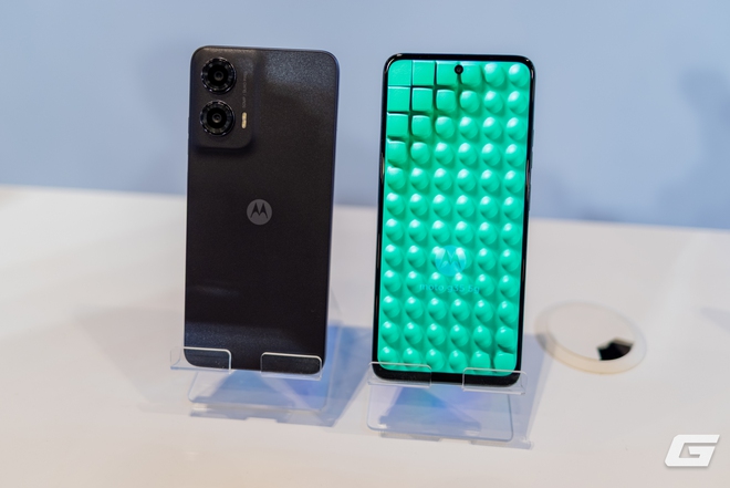 Motorola "tái xuất" Việt Nam đầy ấn tượng: Ra mắt 5 mẫu máy trải dài mọi phân khúc, giá chưa đến 3 triệu đồng- Ảnh 19. Motorola "tái xuất" Việt Nam đầy ấn tượng: Ra mắt 5 mẫu máy trải dài mọi phân khúc, giá chưa đến 3 triệu đồng- Ảnh 19.