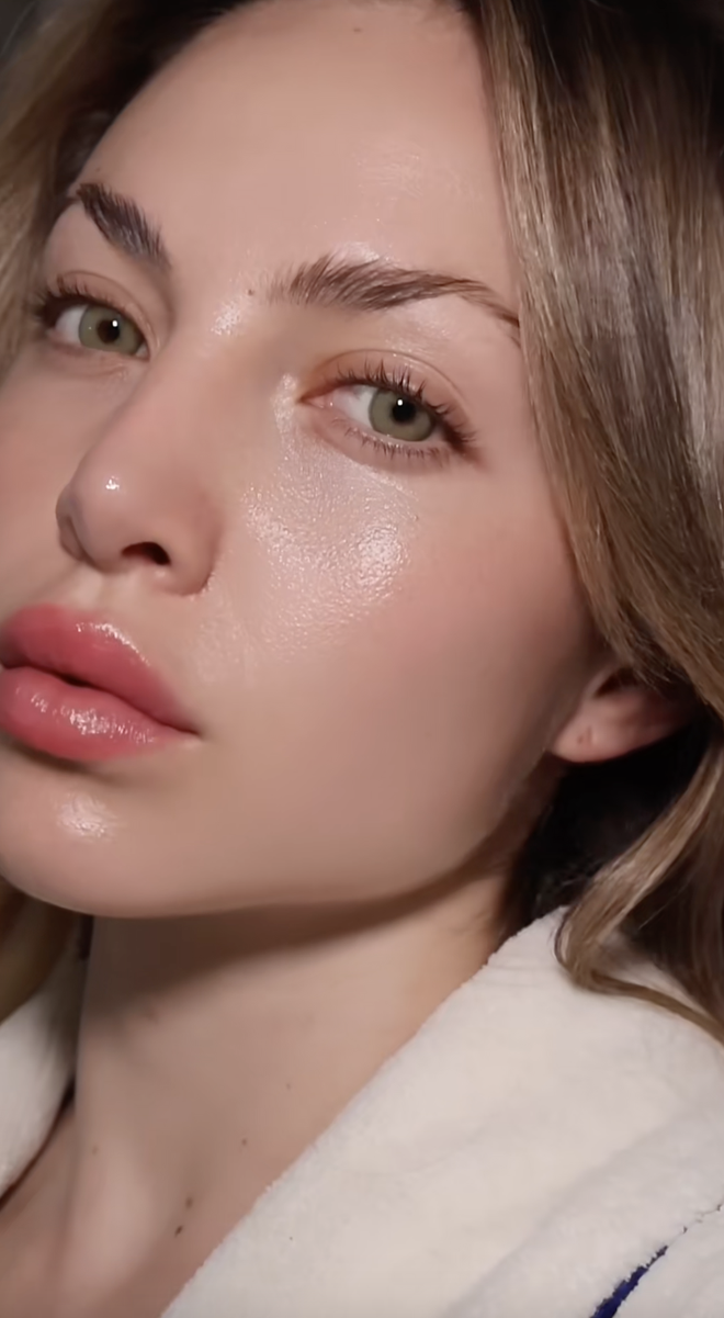 Thần dược cấp ẩm, chống l&atilde;o ho&aacute; hot nhất l&uacute;c n&agrave;y: 30 gi&acirc;y lại b&aacute;n ra 1 chai, nh&igrave;n đ&acirc;u cũng thấy review ca ngợi- Ảnh 6.