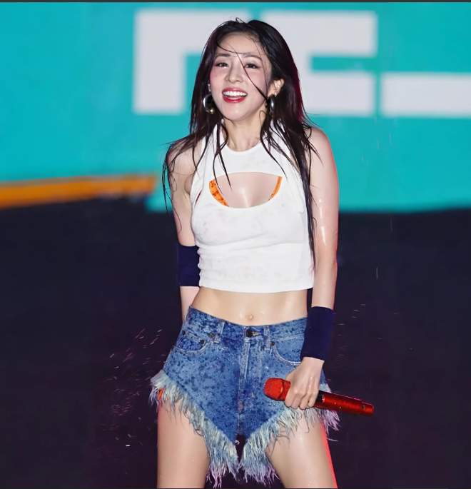 Nữ thần tượng trẻ lâu nhất Kpop 41 tuổi vẫn rạng ngời nữ thần thanh xuân: Luôn hạn chế ăn 1 món, nạp cho cơ thể đủ 1 thứ để nội tiết dồi dào- Ảnh 6. Nữ thần tượng trẻ lâu nhất Kpop 41 tuổi vẫn rạng ngời nữ thần thanh xuân: Luôn hạn chế ăn 1 món, nạp cho cơ thể đủ 1 thứ để nội tiết dồi dào- Ảnh 6.