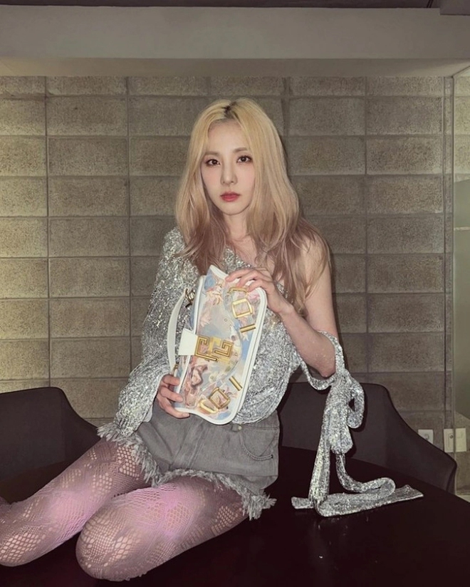 Nữ thần tượng trẻ lâu nhất Kpop 41 tuổi vẫn rạng ngời nữ thần thanh xuân: Luôn hạn chế ăn 1 món, nạp cho cơ thể đủ 1 thứ để nội tiết dồi dào- Ảnh 8. Nữ thần tượng trẻ lâu nhất Kpop 41 tuổi vẫn rạng ngời nữ thần thanh xuân: Luôn hạn chế ăn 1 món, nạp cho cơ thể đủ 1 thứ để nội tiết dồi dào- Ảnh 8.