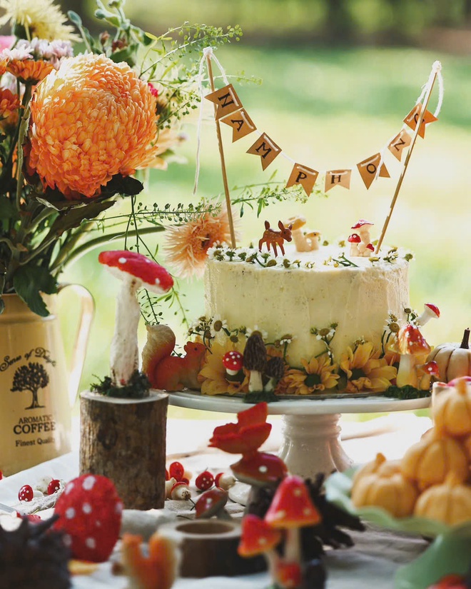 Mẹ biến giấc mơ cổ tích của con trai thành hiện thực với tiệc sinh nhật giữa trời thu Hà Nội đẹp đến mê mẩn- Ảnh 11. Mẹ biến giấc mơ cổ tích của con trai thành hiện thực với tiệc sinh nhật giữa trời thu Hà Nội đẹp đến mê mẩn- Ảnh 11.