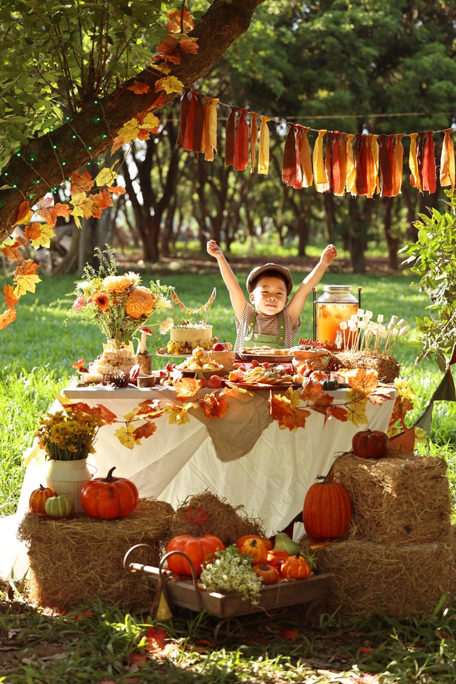 Mẹ biến giấc mơ cổ tích của con trai thành hiện thực với tiệc sinh nhật giữa trời thu Hà Nội đẹp đến mê mẩn- Ảnh 12. Mẹ biến giấc mơ cổ tích của con trai thành hiện thực với tiệc sinh nhật giữa trời thu Hà Nội đẹp đến mê mẩn- Ảnh 12.