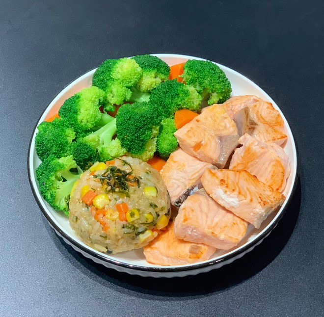 Cân nặng chạm mốc 72kg sau sinh, mẹ 2 con làm điều này mà giảm 20kg, hình ảnh hậu giảm cân khiến nhiều người không nhận ra- Ảnh 12.