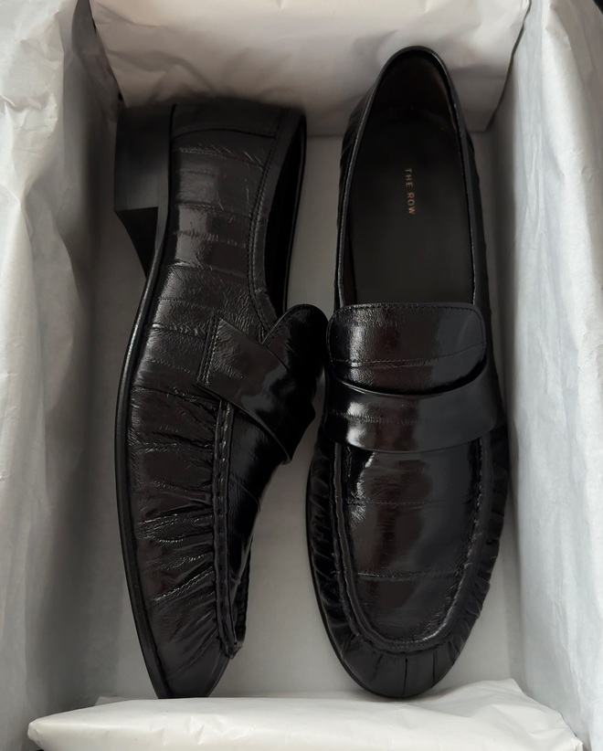 Mùa loafer tới: Kiểu giày quiet luxury khiến Kendall Jenner mê mệt vì năm nay có 1 điểm mới- Ảnh 6. Mùa loafer tới: Kiểu giày quiet luxury khiến Kendall Jenner mê mệt vì năm nay có 1 điểm mới- Ảnh 6.